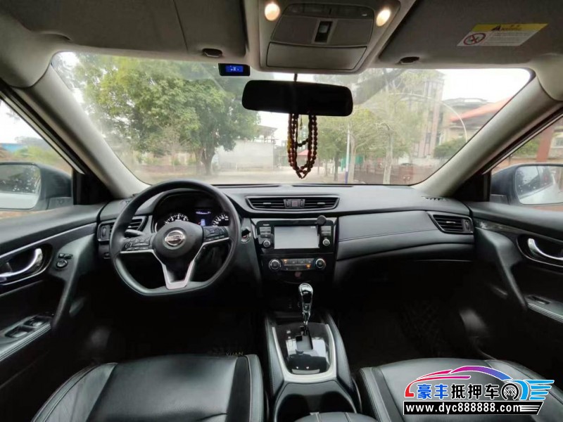 17年日产奇骏轿车抵押车出售