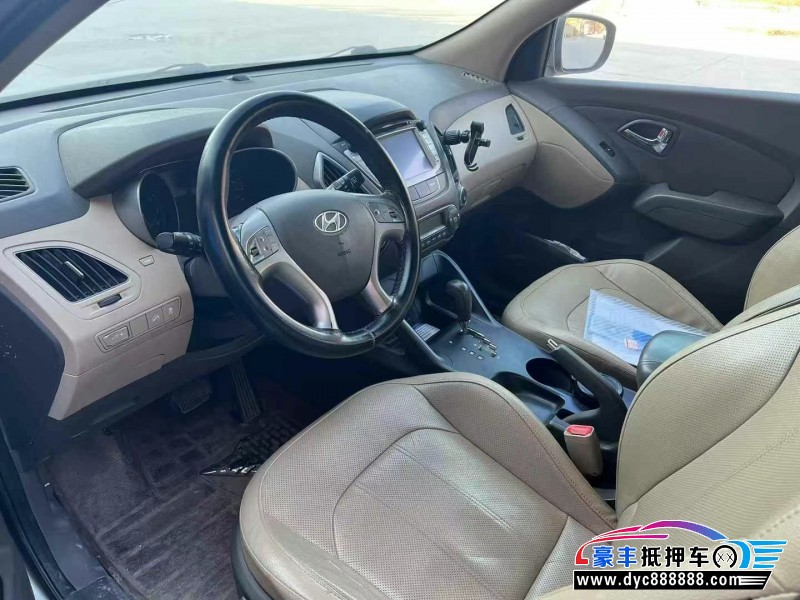 14年现代ix35轿车抵押车出售