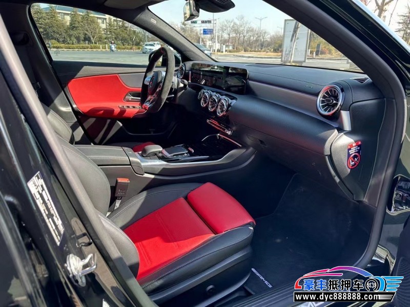 22年奔驰A级AMG轿车抵押车出售