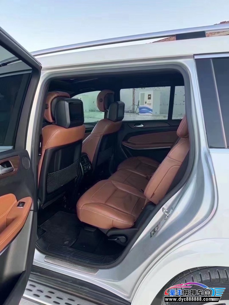 18年奔驰GLS轿车抵押车出售