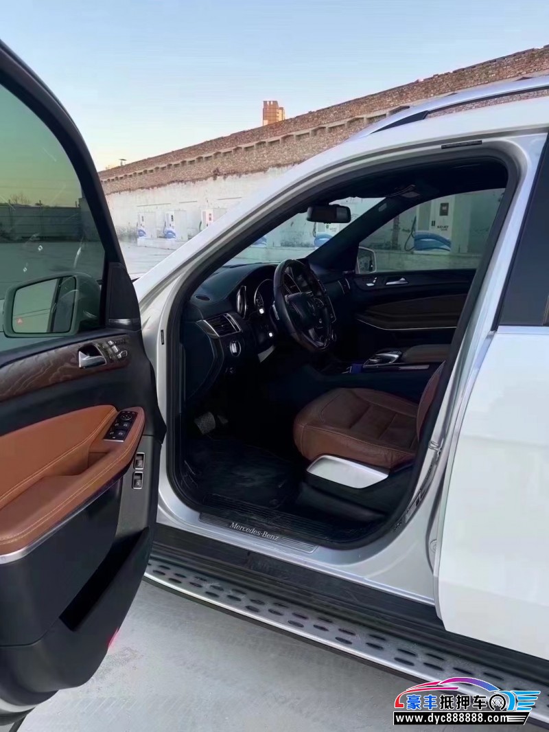 18年奔驰GLS轿车抵押车出售
