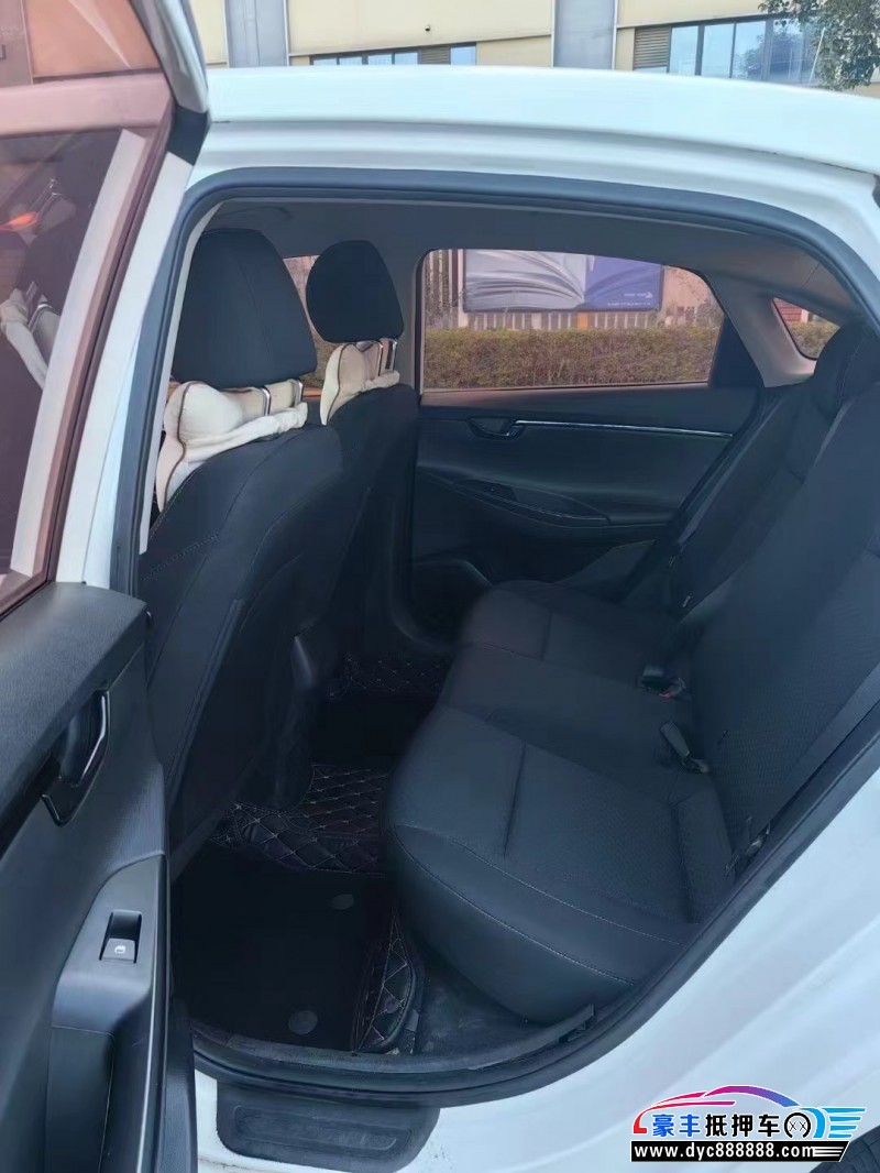 19年现代悦动轿车抵押车出售