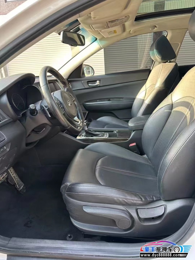 18年起亚K5轿车抵押车出售