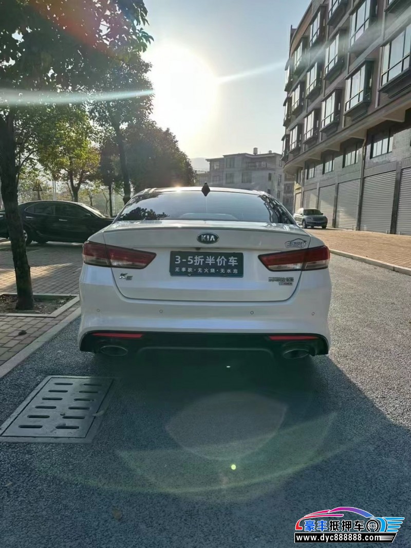 18年起亚K5轿车抵押车出售