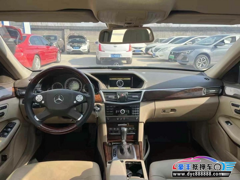 11年奔驰E轿车抵押车出售
