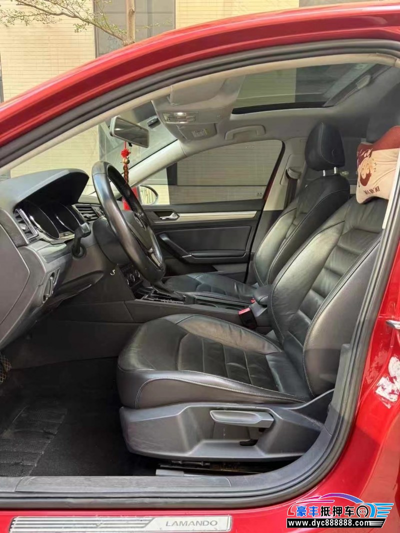 15年大众凌渡轿车抵押车出售