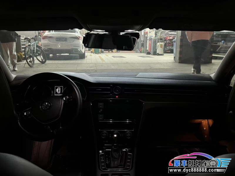 19年大众迈腾轿车抵押车出售