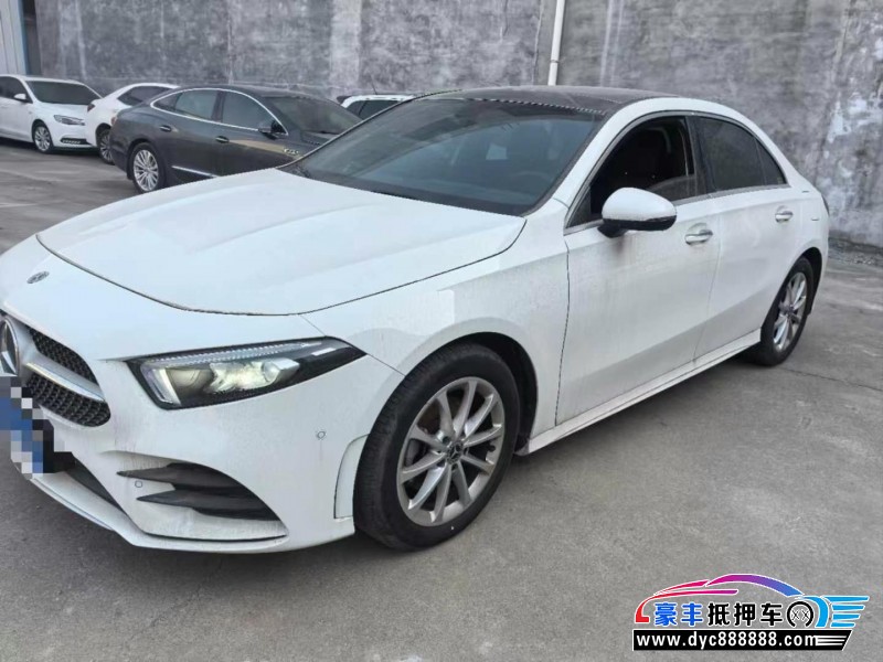 21年奔驰A轿车抵押车出售