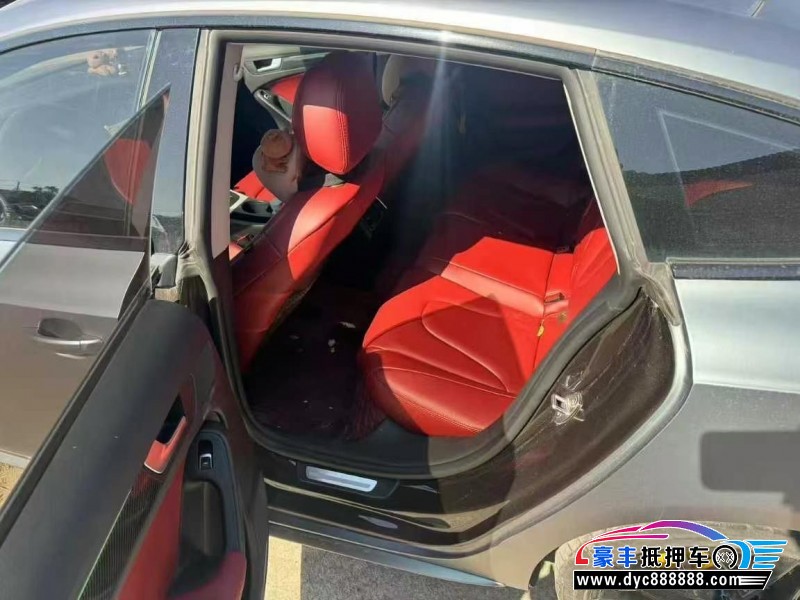 15年奥迪A5轿车抵押车出售