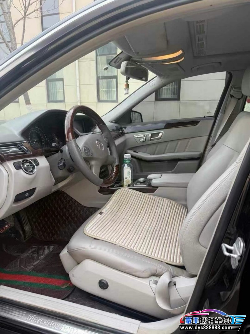 13年奔驰E轿车抵押车出售