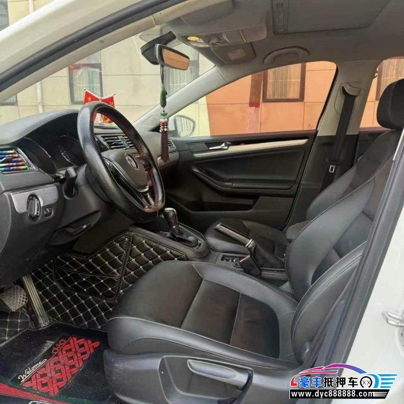 18年大众速腾轿车抵押车出售