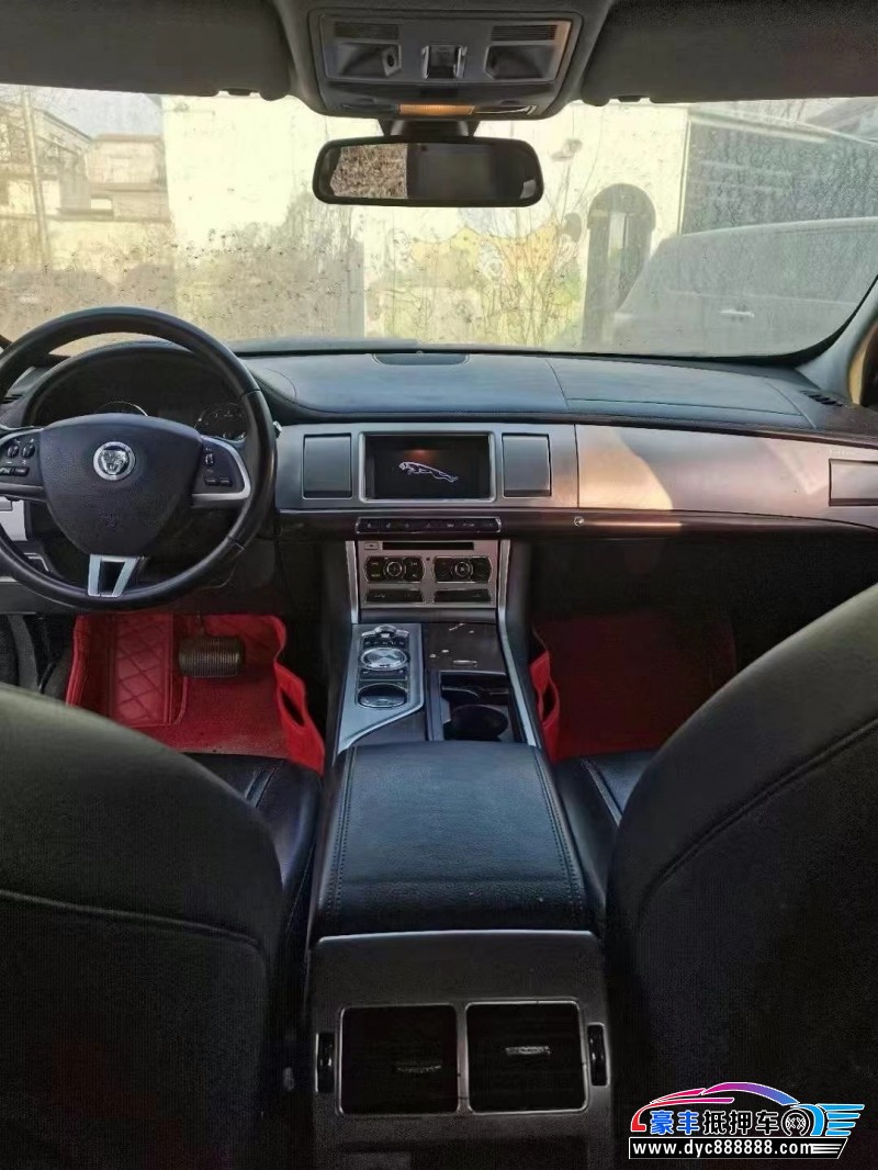 13年捷豹XF轿车抵押车出售