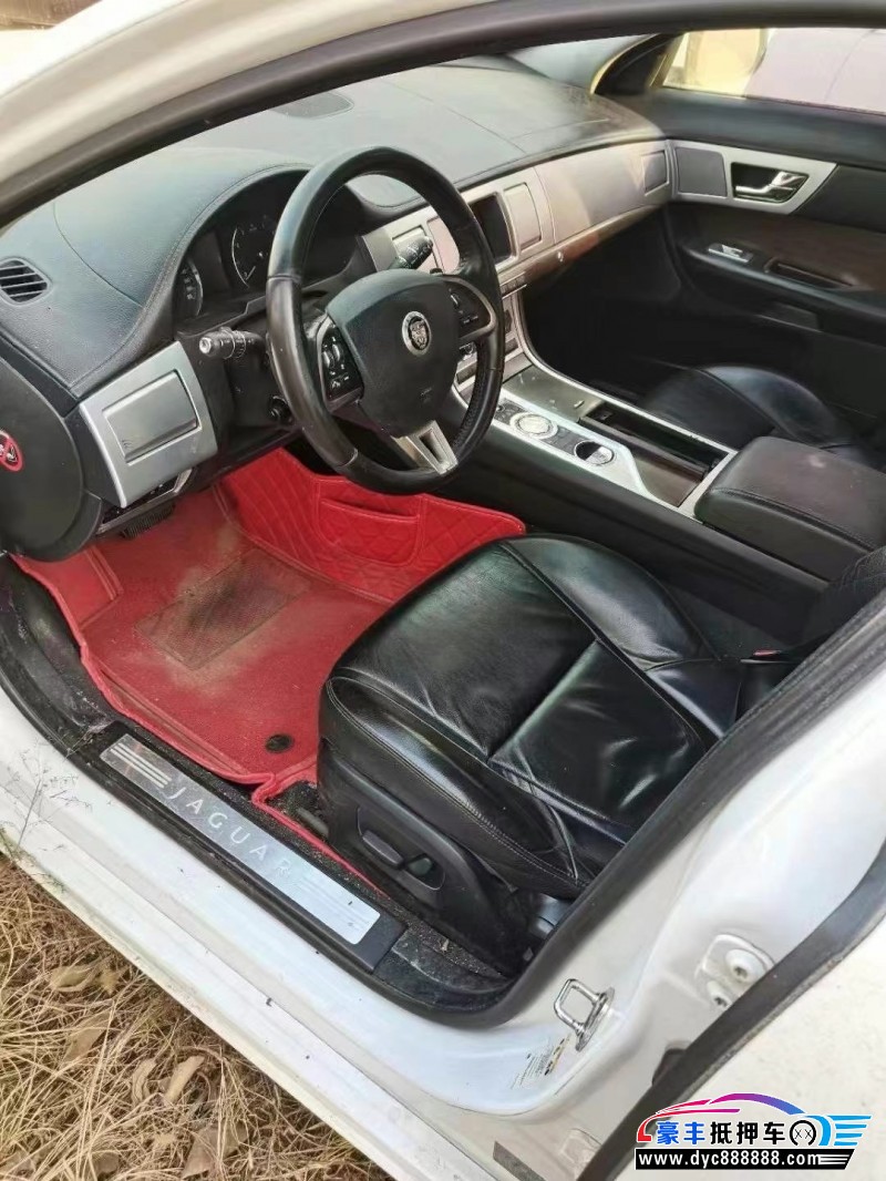 13年捷豹XF轿车抵押车出售