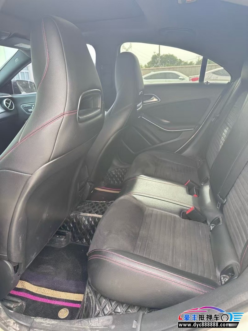 17年奔驰CLA轿车抵押车出售