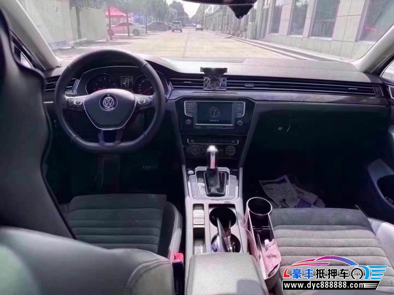 17年大众迈腾轿车抵押车出售