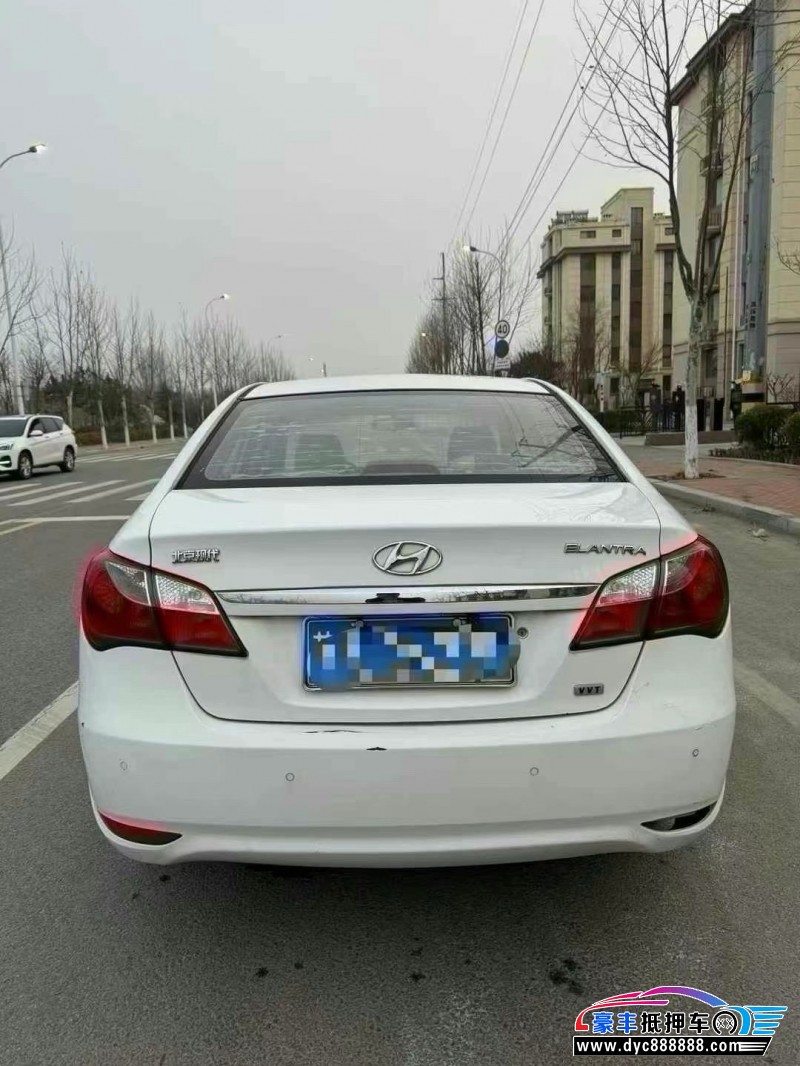 14年现代悦动轿车抵押车出售