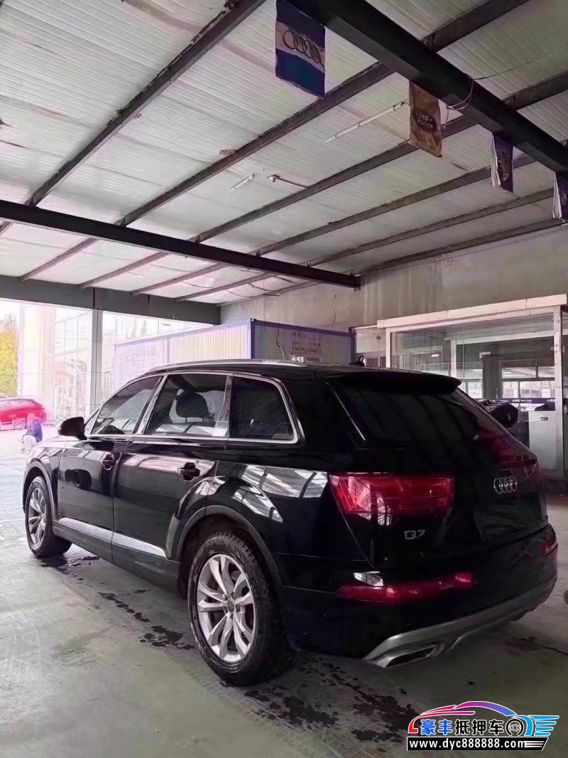 16年奥迪Q7轿车抵押车出售