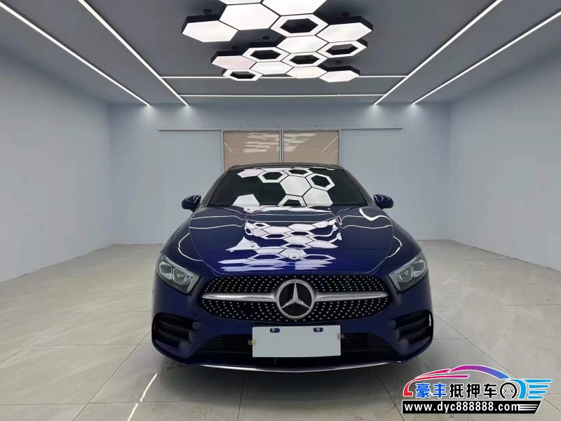 21年奔驰A轿车抵押车出售