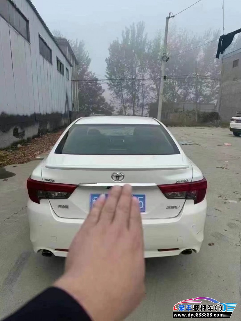 14年丰田锐志轿车抵押车出售