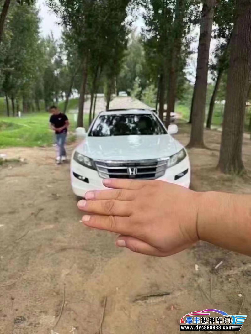 14年本田歌诗图轿车抵押车出售