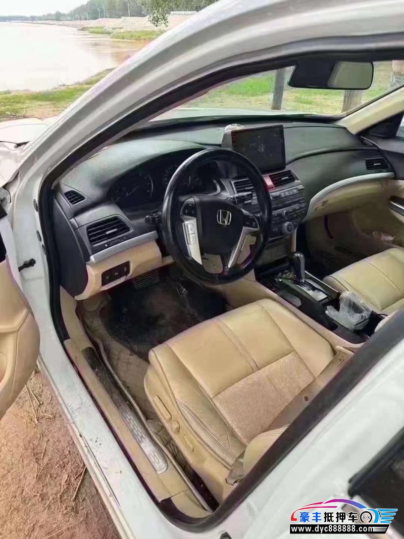 14年本田歌诗图轿车抵押车出售