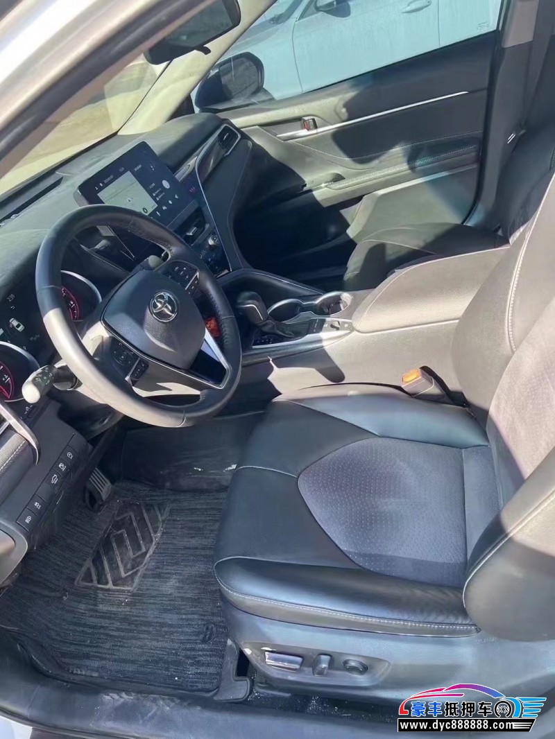 22年丰田凯美瑞轿车抵押车出售