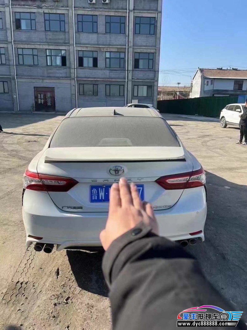 22年丰田凯美瑞轿车抵押车出售