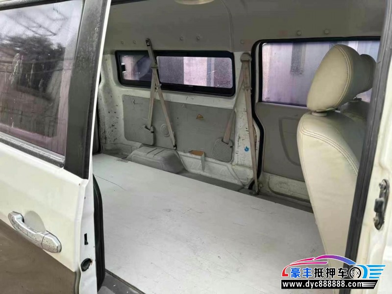 20年金杯海狮X30L轿车抵押车出售