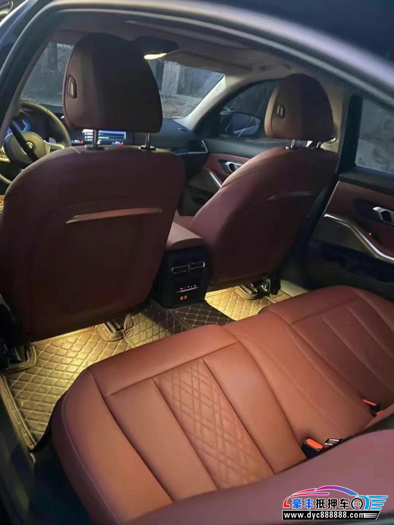 24年宝马3系轿车抵押车出售