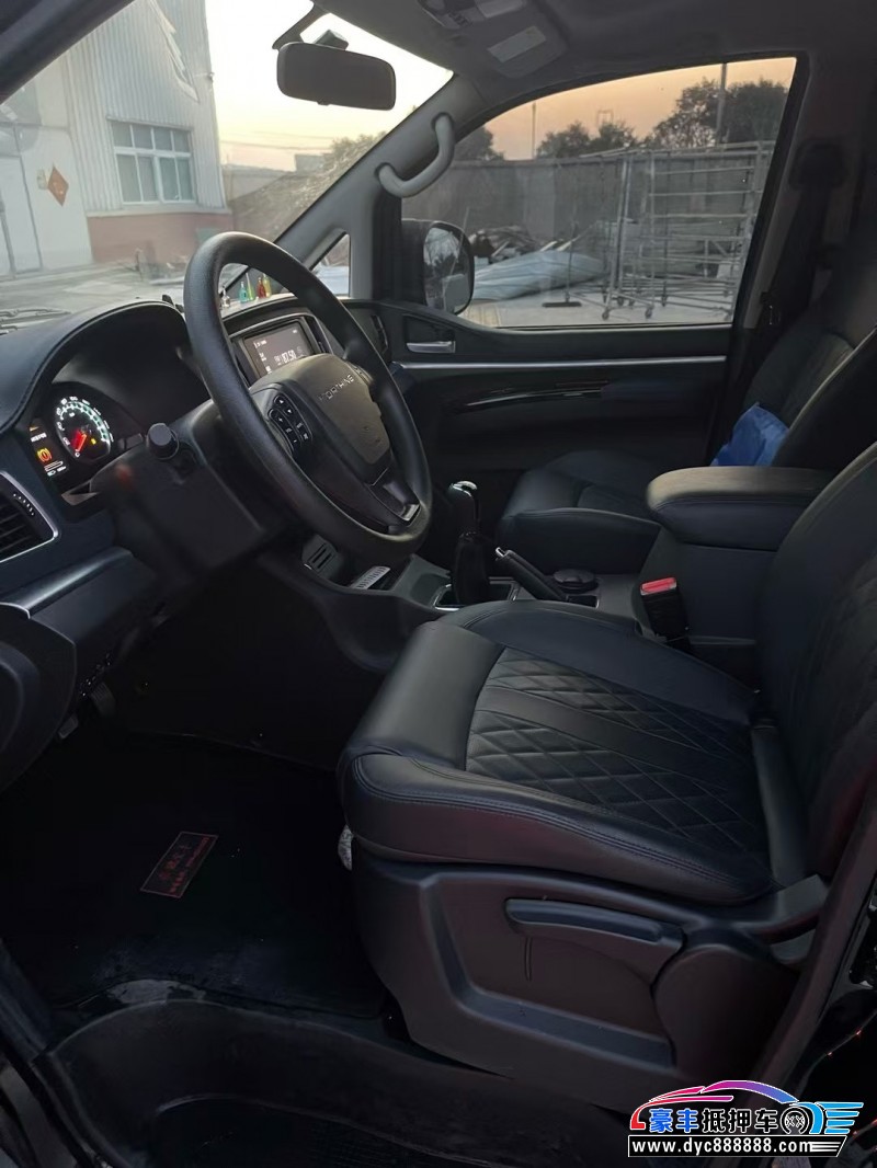 22年东风风行菱智轿车抵押车出售