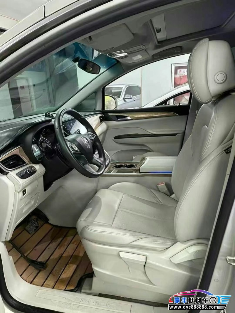 18年别克GL8轿车抵押车出售