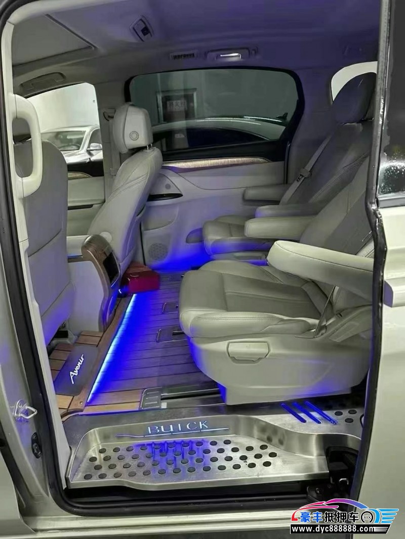 18年别克GL8轿车抵押车出售