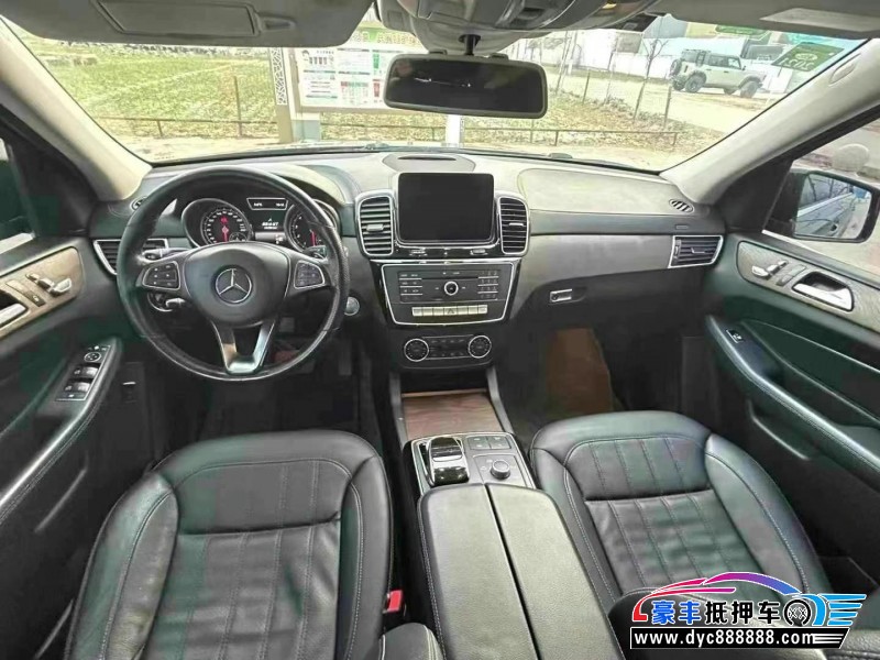 17年奔驰GLE轿车抵押车出售