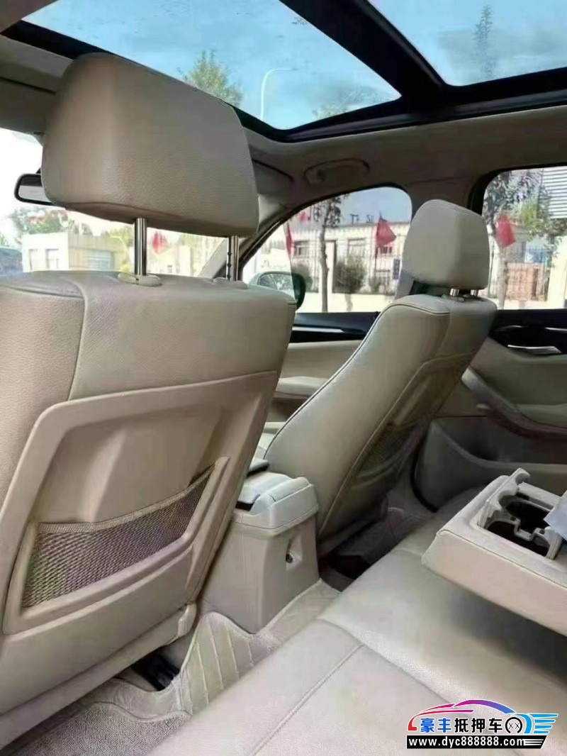 12年宝马X1轿车抵押车出售