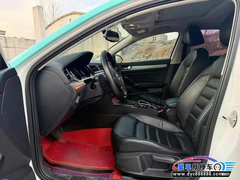 15年大众凌渡轿车抵押车出售