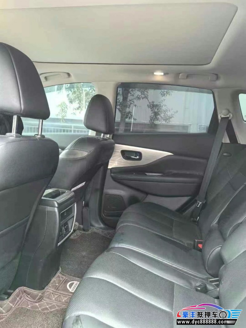 20年日产楼兰轿车抵押车出售