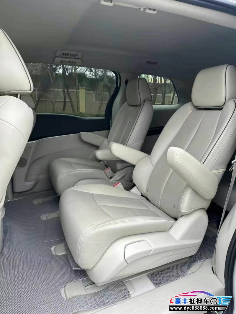 21年别克GL8轿车抵押车出售