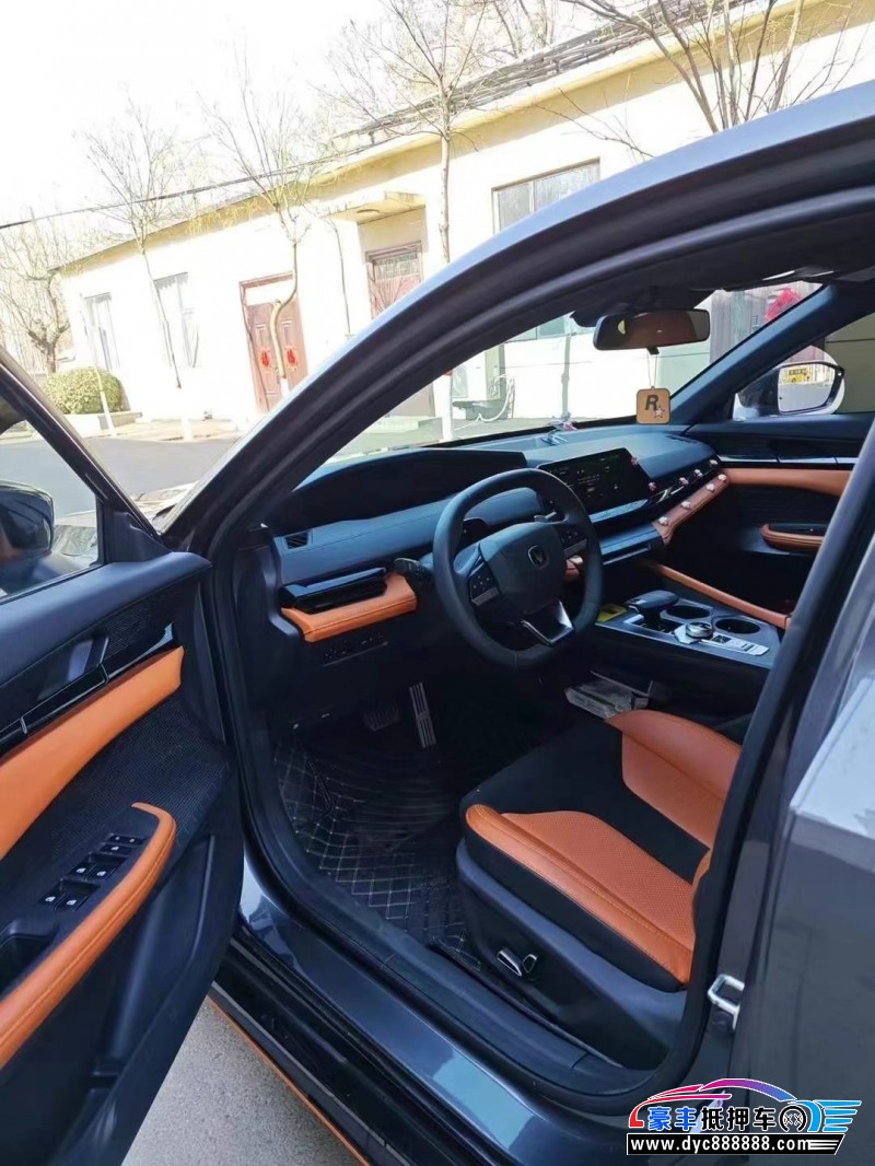 24年长安长安UNI轿车抵押车出售