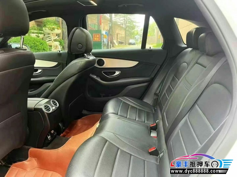 19年奔驰GLC轿车抵押车出售