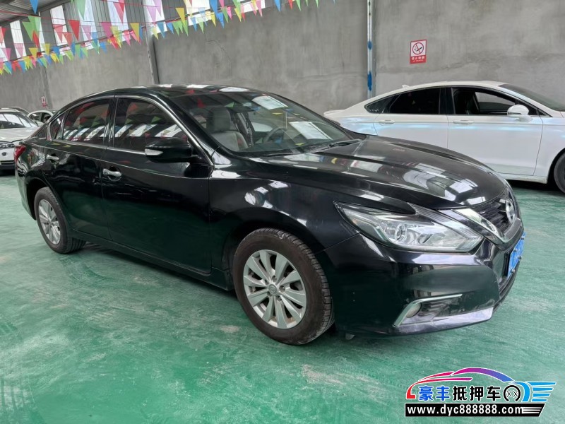 18年日产天籁轿车抵押车出售