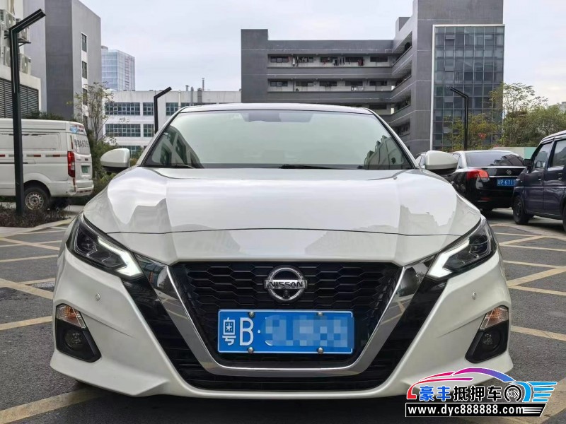 22年日产天籁轿车抵押车出售