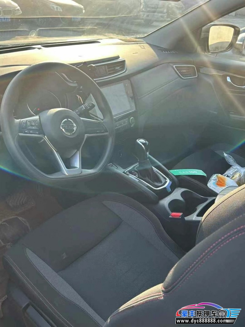 21年日产逍客轿车抵押车出售