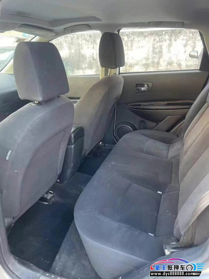 15年日产逍客轿车抵押车出售