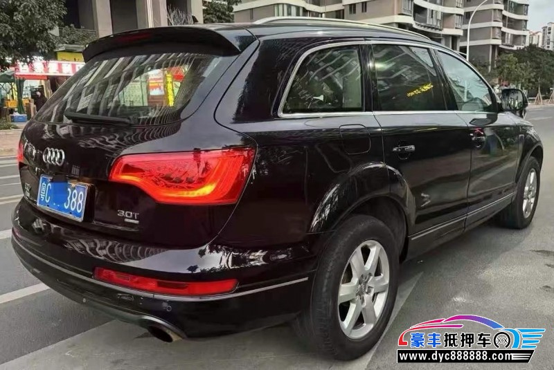 12年奥迪Q7轿车抵押车出售