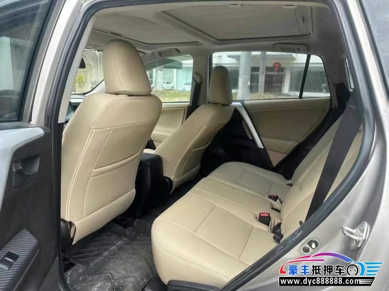 14年丰田RAV4轿车抵押车出售