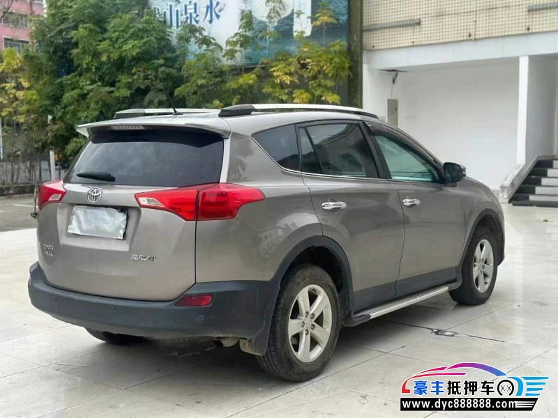 14年丰田RAV4轿车抵押车出售