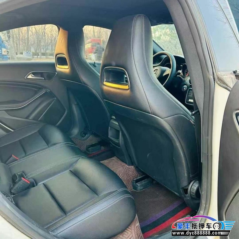 18年奔驰CLA轿车抵押车出售