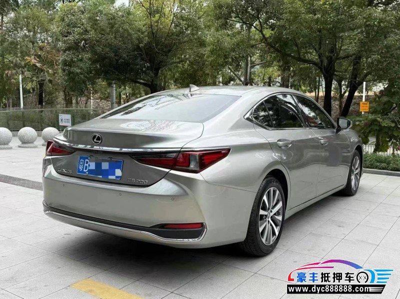 20年雷克萨斯ES轿车抵押车出售