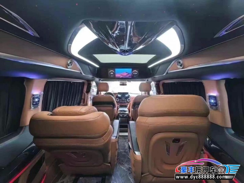 24年奔驰威霆轿车抵押车出售