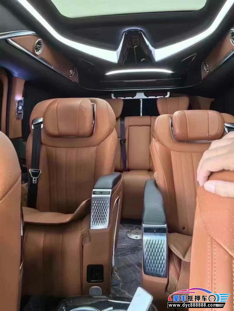 24年奔驰威霆轿车抵押车出售